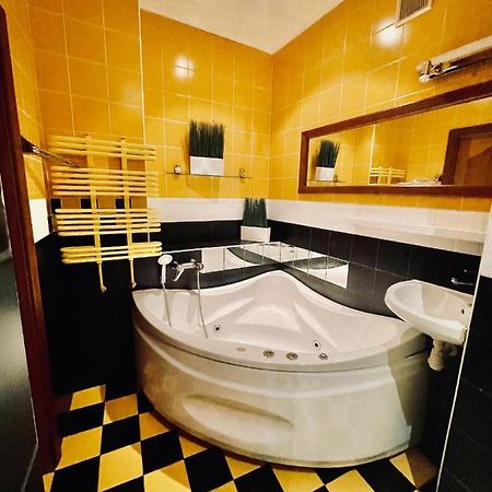 Apartment Near Zybitskaya Μινσκ Εξωτερικό φωτογραφία